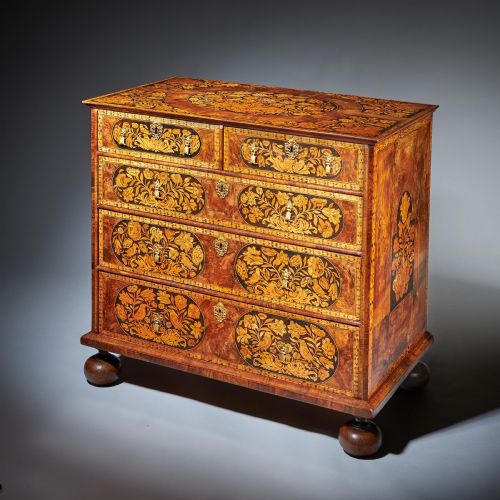 FINE 17TH CENTURY WILLIAM AND MARY BURR MARQUETRY CHEST OF DRAWERS - ADDITIONAL PHOTO 6