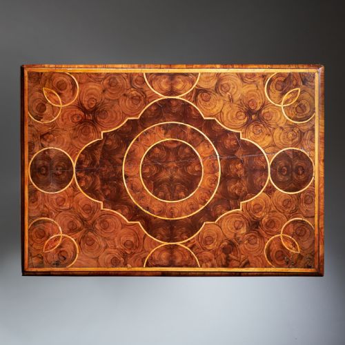 A FINE AND RARE 17TH CENTURY WILLIAM AND MARY OLIVE OYSTER TABLE CIRCA 16801700 ENGLANDA FINE AND RARE 17TH CENTURY WILLIAM AND MARY OLIVE OYSTER TABLE CIRCA 16801700 ENGLAND - ADDITIONAL PHOTO 6