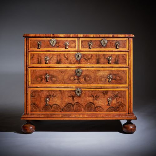 THE WILLIAM AND MARY LATE 17TH CENTURY OLIVE OYSTER CHEST CIRCA 1690 - ADDITIONAL PHOTO 2