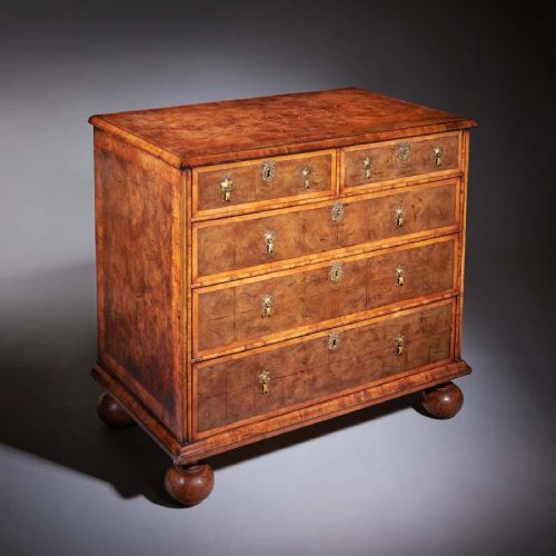17TH CENTURY WILLIAM AND MARY BLOND OLIVE OYSTER CHEST OF DRAWERS CIRCA 1690 - ADDITIONAL PHOTO 13
