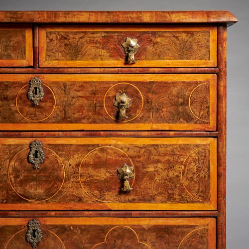 ORIGINAL 17TH CENTURY WILLIAM AND MARY OLIVE OYSTER CHEST CIRCA 1690 ENGLAND - ADDITIONAL PHOTO 1