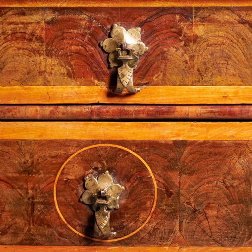 ORIGINAL 17TH CENTURY WILLIAM AND MARY OLIVE OYSTER CHEST CIRCA 1690 ENGLAND - ADDITIONAL PHOTO 4