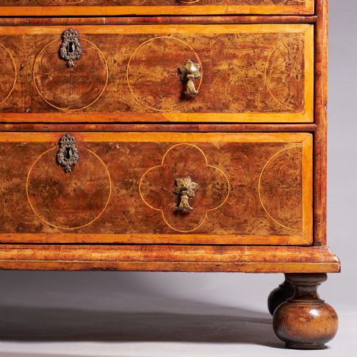 ORIGINAL 17TH CENTURY WILLIAM AND MARY OLIVE OYSTER CHEST CIRCA 1690 ENGLAND - ADDITIONAL PHOTO 10