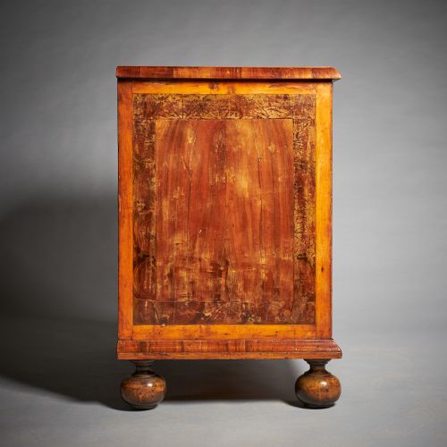 ORIGINAL 17TH CENTURY WILLIAM AND MARY OLIVE OYSTER CHEST CIRCA 1690 ENGLAND - ADDITIONAL PHOTO 15