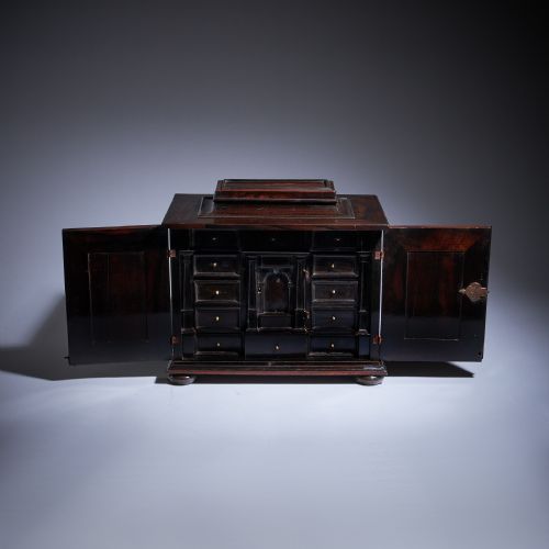 RARE 17TH CENTURY SOUTH GERMAN RENAISSANCE TABLE CABINET AUGSBURG - ADDITIONAL PHOTO 2