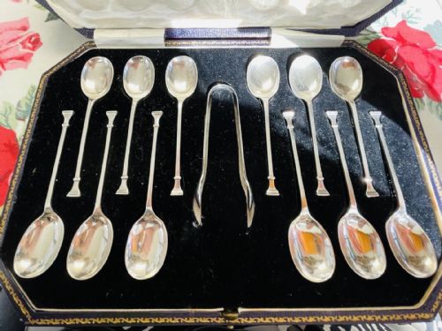 1923 Antique Art Deco Set 12 Silver Teaspoons Sugar Tongs Boxed 