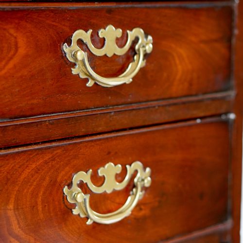 GEORGIAN MAHOGANY BACHELOR'S CHEST OF DRAWERS - ADDITIONAL PHOTO 4