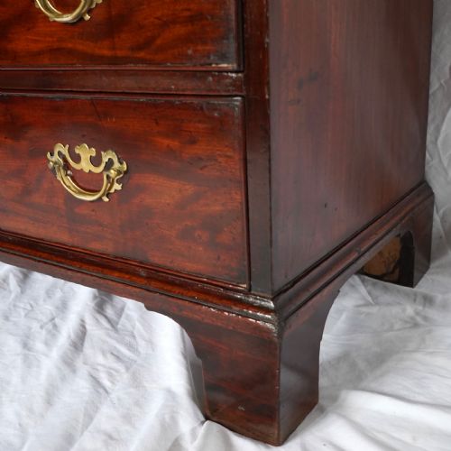 GEORGIAN MAHOGANY BACHELOR'S CHEST OF DRAWERS - ADDITIONAL PHOTO 13