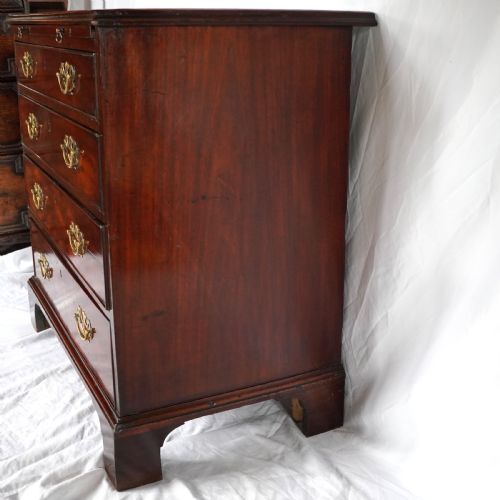 GEORGIAN MAHOGANY BACHELOR'S CHEST OF DRAWERS - ADDITIONAL PHOTO 17