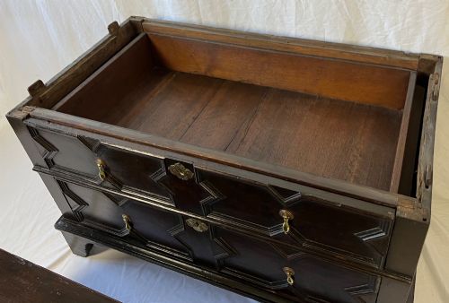 CHARLES II OAK GEOMETRIC CHEST OF DRAWERS TWOPART C1680 - ADDITIONAL PHOTO 6