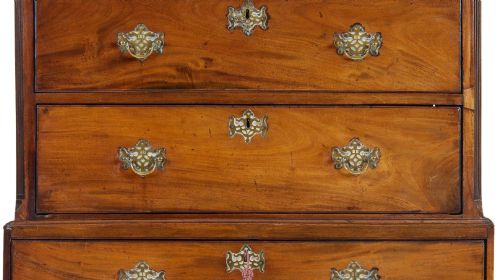 GEORGE III MAHOGANY CHEST ON CHEST WITH OAKLINED DRAWERS LATE 18TH CENTURY - ADDITIONAL PHOTO 2
