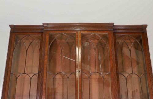 LARGE GEORGE IV MAHOGANY BREAKFRONT LIBRARY BOOKCASE IN THE MANNER OF GILLOWS C1820 - ADDITIONAL PHOTO 3