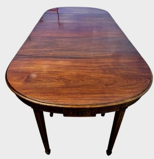 LATE GEORGE III MAHOGANY DEND EXTENDING DINING TABLE MANNER OF ROBERT ADAM - ADDITIONAL PHOTO 3