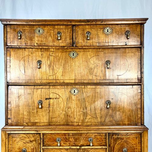 QUEEN ANNE WALNUT CROSSBANDED CHEST ON ASSOCIATED STAND C1710 - ADDITIONAL PHOTO 2