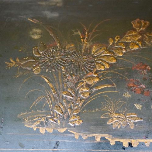 19TH CENTURY CHINESE EXPORT BLACK LACQUER DOMED CHEST TRUNK WITH GILT DECORATION - ADDITIONAL PHOTO 3