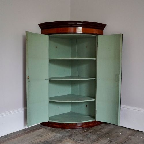 GEORGE III BOW FRONT HANGING CORNER CABINET PLUM PUDDING MAHOGANY C1780 - ADDITIONAL PHOTO 1