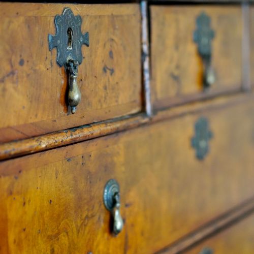 EARLY 18TH CENTURY WALNUT CHEST ON STAND QUEEN ANNE PERIOD C1710 - ADDITIONAL PHOTO 4