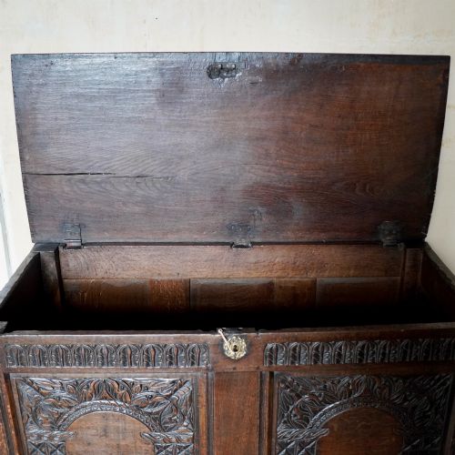 17TH CENTURY CARVED JOINED OAK COFFER BLANKET CHEST - ADDITIONAL PHOTO 6