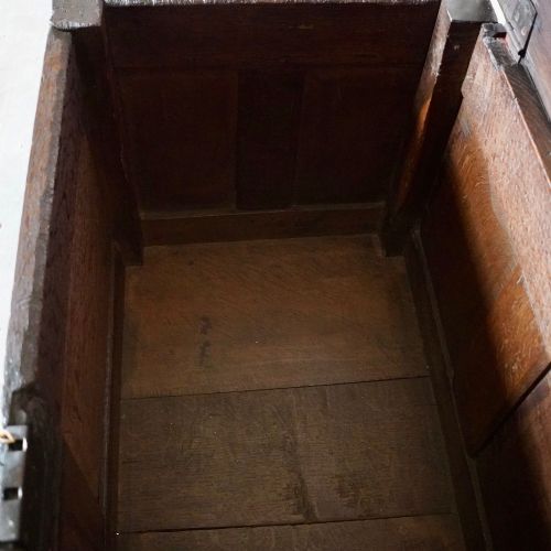 17TH CENTURY CARVED JOINED OAK COFFER BLANKET CHEST - ADDITIONAL PHOTO 10