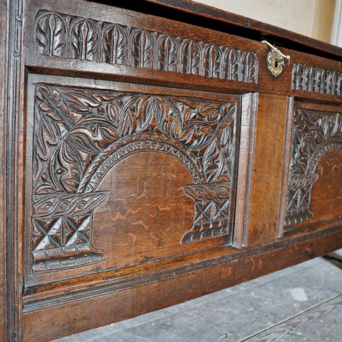 17TH CENTURY CARVED JOINED OAK COFFER BLANKET CHEST - ADDITIONAL PHOTO 11