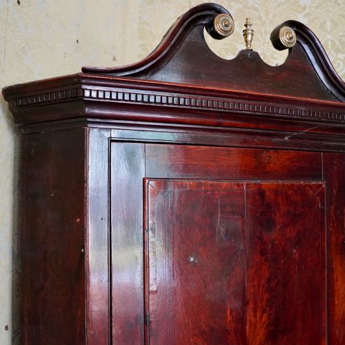 GEORGE III MAHOGANY STANDING CORNER CUPBOARD - ADDITIONAL PHOTO 6