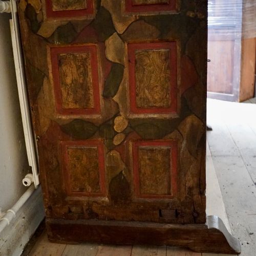 EXCEPTIONAL 17TH CENTURY SPANISH BASQUE POLYCHROME PAINTED OAK LINEN PRESS CUPBOARD C1680 - ADDITIONAL PHOTO 8