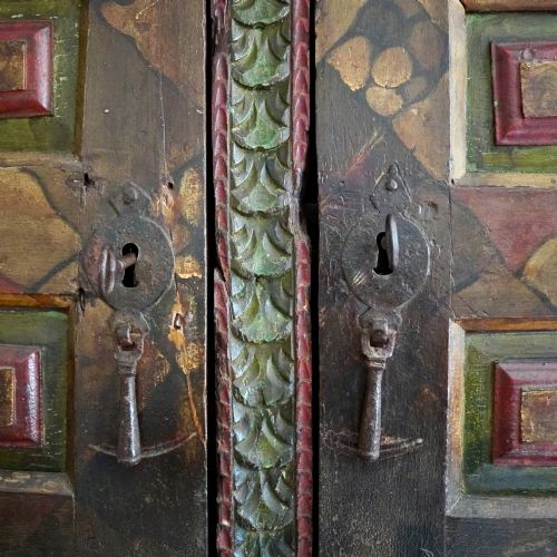 EXCEPTIONAL 17TH CENTURY SPANISH BASQUE POLYCHROME PAINTED OAK LINEN PRESS CUPBOARD C1680 - ADDITIONAL PHOTO 9