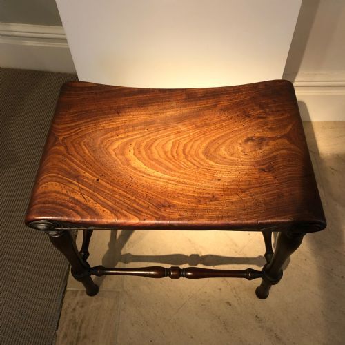 A FINE PAIR OF GEORGE III PERIOD MAHOGANY HALL STOOLS - ADDITIONAL PHOTO 3