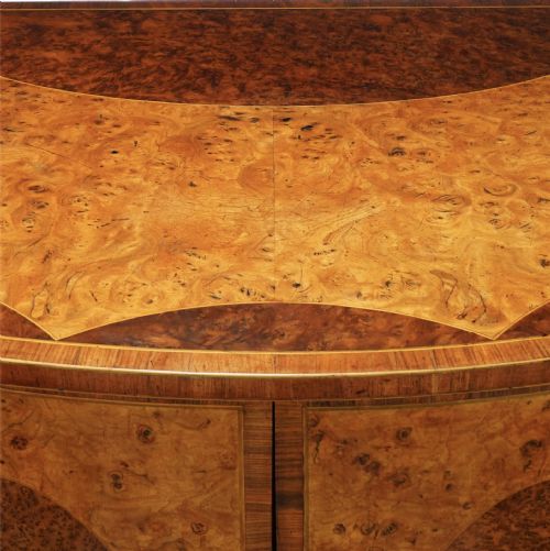 A FINE GEORGE III PERIOD DEMILUNE BURR ELM AND BURR YEW WOOD COMMODE - ADDITIONAL PHOTO 2