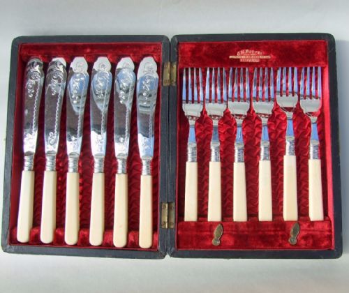 A Fine Set of Edwardian Silver Plated Fish Knives and Forks.