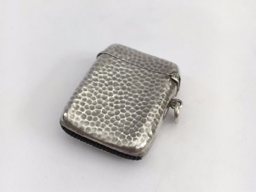 fig 1. An unusual Arts and crafts Edwardian silver vesta.