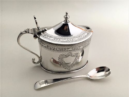 fig 1. A superior Victorian silver mustard pot by Charles Stuart Harris.