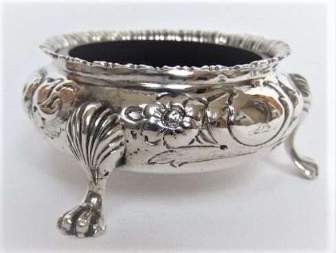 A Mid Victorian Silver Cauldron Condiment Tub.