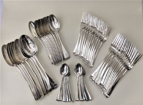 Outstanding Silver Canteen of Cutlery for Twelve Persons by the Sought-after George Adams