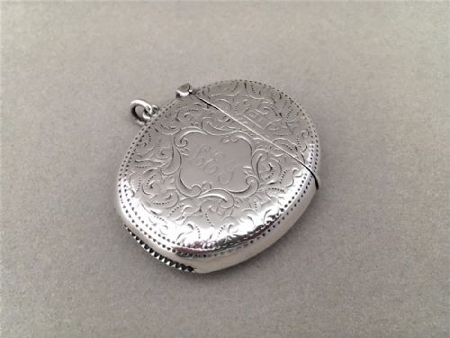 An Unusual Oval Edwardian Silver Vesta.