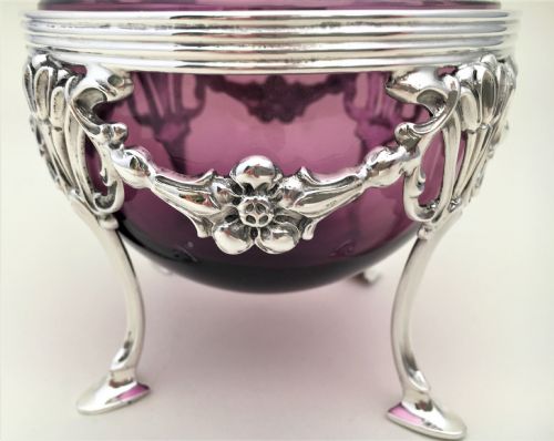 fig 1. A Stunning Edwardian cast Silver sweetmeat bowl.