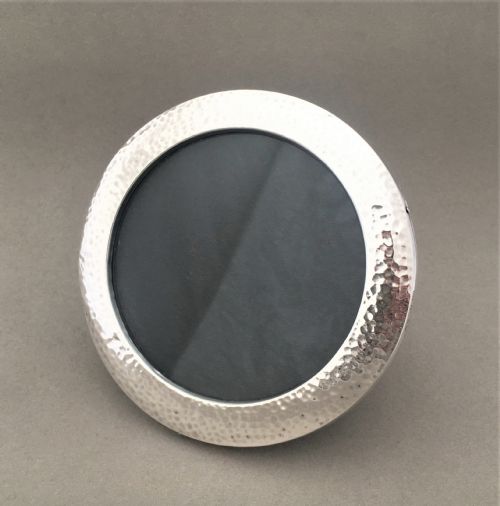 fig 1. A Stylish hammered silver photo frame