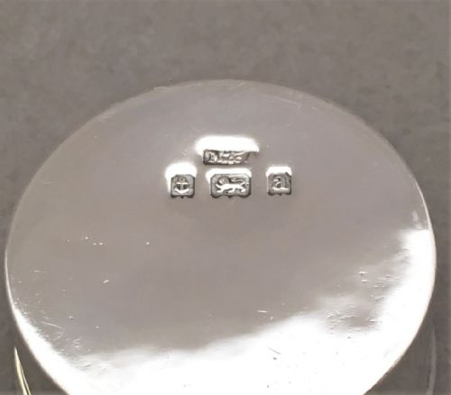 fig 1. A late Victorian silver pillbox