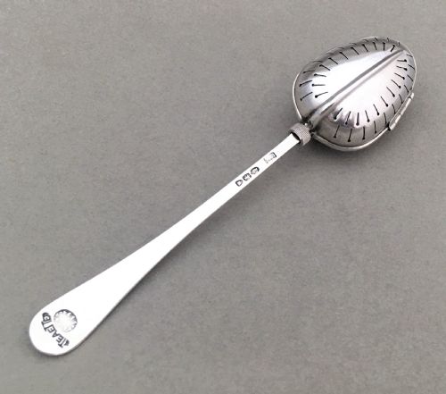 A Victorian Silver 'Teaette' Tea Infuser