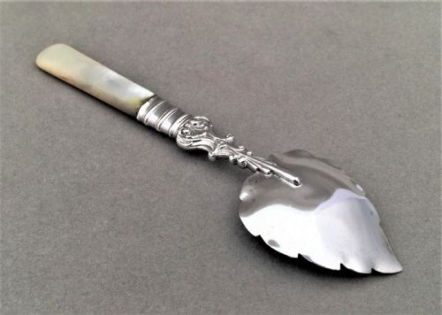 fig 1. An Edwardian silver naturalistic preserve spoon