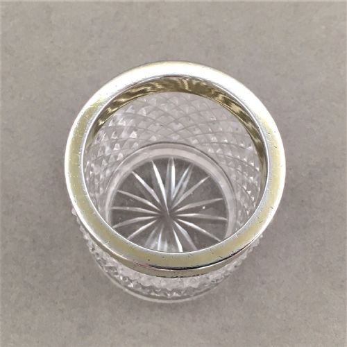 fig 1. A fine George IV silver mounted spill vase