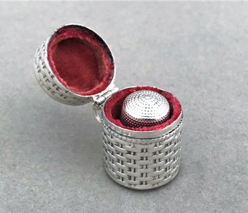 A Victorian Silver Thimble Case & Thimble