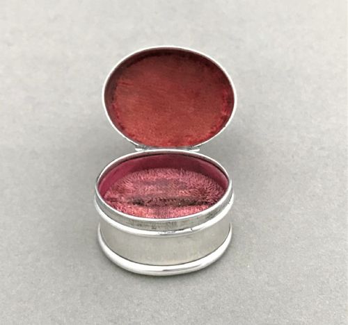 fig 1. A George V silver ring box