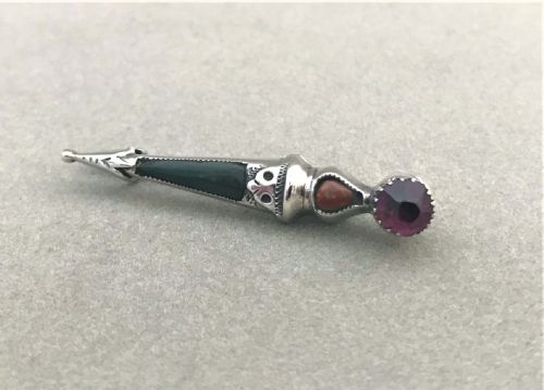 A Delightful Silver & Agate Scottish Themed Brooch