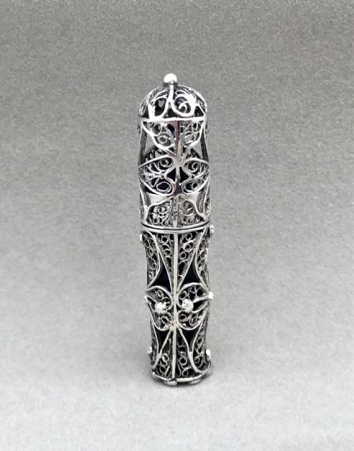fig 1. A stunning Georgian silver filigree scent flask