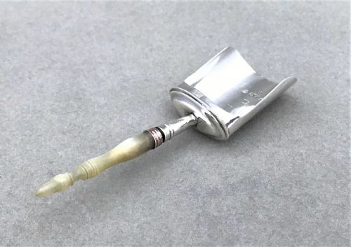 fig 1. A gorgeous William IV silver caddy shovel