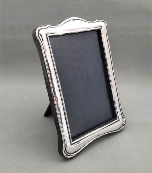fig 1. A fine George V silver photo frame