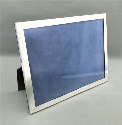 fig 1. A wonderful landscape silver photo frame