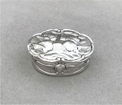 A Gorgeous William Comyns Victorian Silver Snuff/pill Box