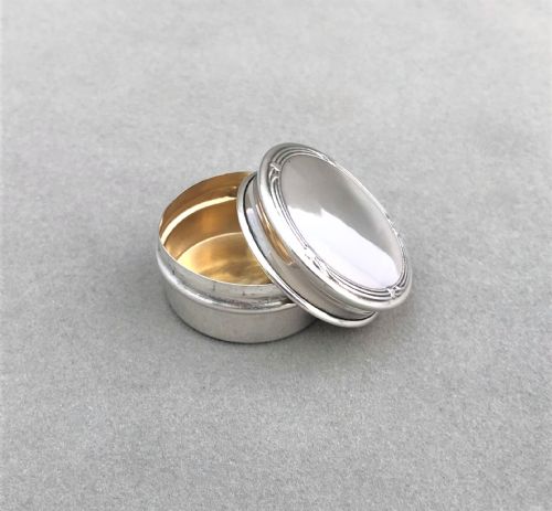 A Lovely Silver Gilt George V Pill Box